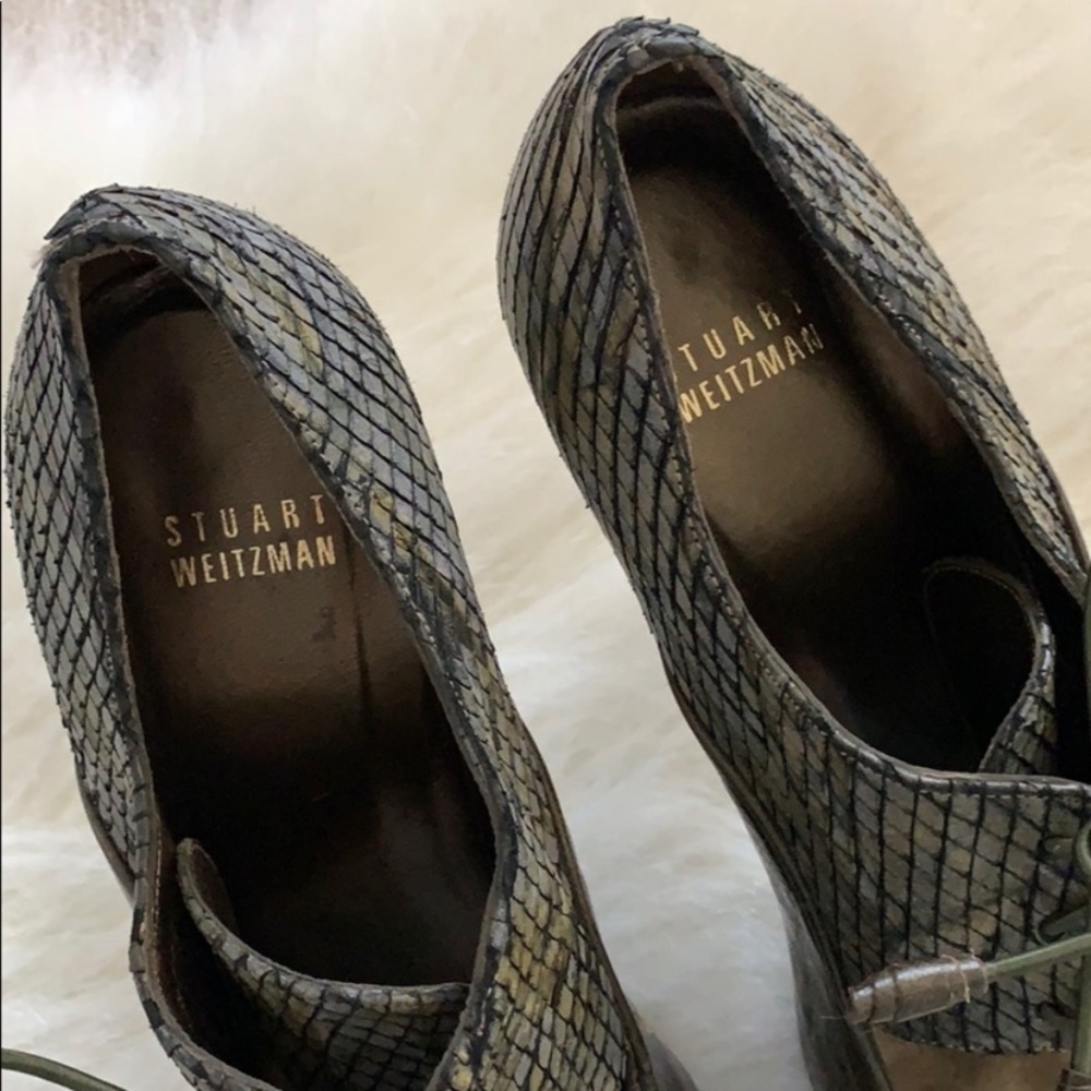 Stuart Weizman | Textured Peep Toe Mermaid Heel - image 4